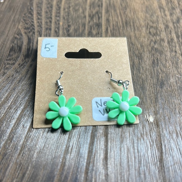 Flower Earrings - Picture 1 of 2
